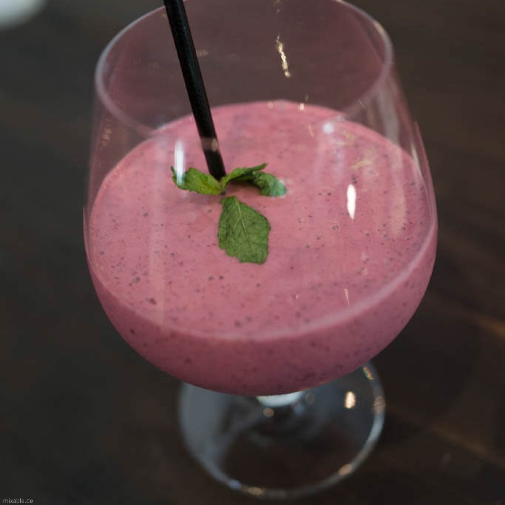 Rezept: Himbeer-Bananen-Smoothie, Cocktails &amp; Drinks | mixable.de